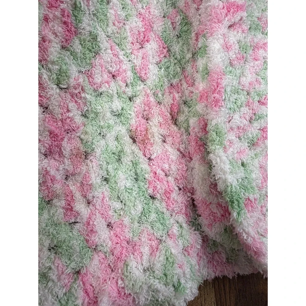 Handmade Crochet Chenille Baby Blanket Pink Green White Pinwheel‎ Swirl Lap